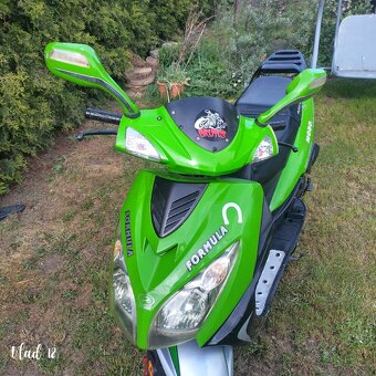 Skútr 50 ccm 4t - 5