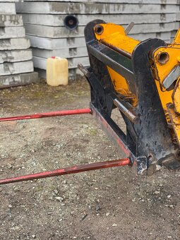 Vidle na balíky pro JCB manipulátor - 5