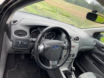 Ford Focus 1.8 - 5