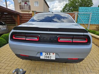 Dodge Challenger 5.7 Hemi NEHAVAROVANÉ - 5