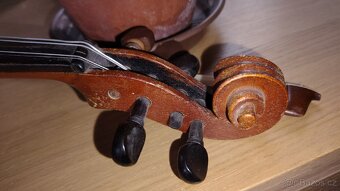 Housle starožitné 3/4. Délka zad 34 cm. - 5