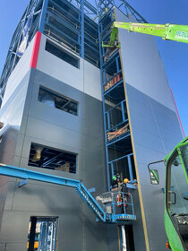 Teleskopický manipulátor, přeprava strojů - 5