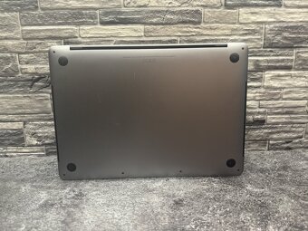 MacBook Pro 13 2018 i5 / 8GB / 256GB - 5