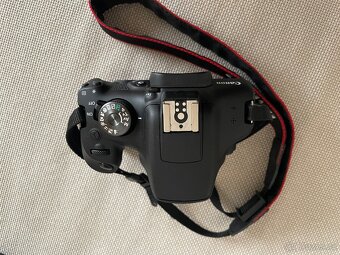 Canon EOS 2000D + objektiv Canon EF-S 18–55 mm - 5