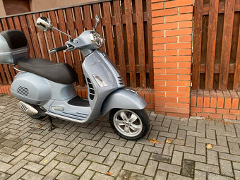 Vespa GTS 300 Hpe (2021) - 5