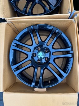 ORIGINÁL Alu Škoda THEMISTO R18, 5x112 - TOP STAV - 5