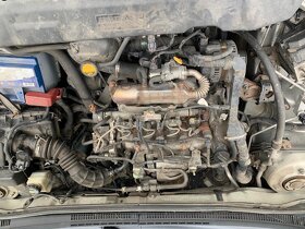 TOYOTA COROLLA combi 1,4D4D--náhradní díly automat - 5