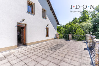 Komerční prostory v Neborech. Budovy + 24.000m2 pozemky, - 5
