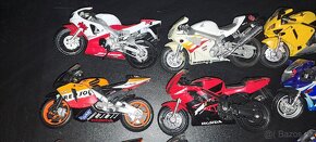 Modely motorek v měřítku 1:18 - 5