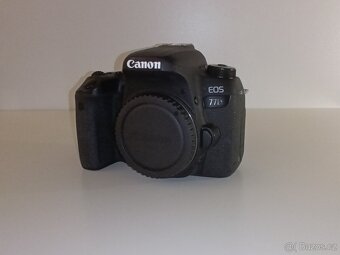 Canon EOS 77D - 5