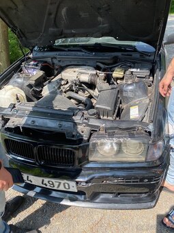 Bmw e36 318i sedan - 5