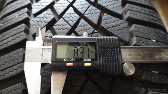 Téměř nejeté zimní Bridgestone LM005, 225/50/18, sada - 5