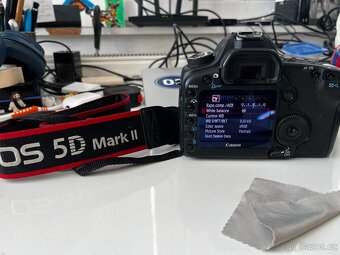 Canon 5D Mark II - 5