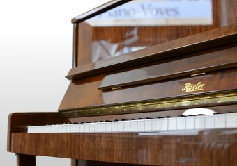 Zánovní piano Rösler 118, ořech lesk se zárukou. Výroba ČR - 5