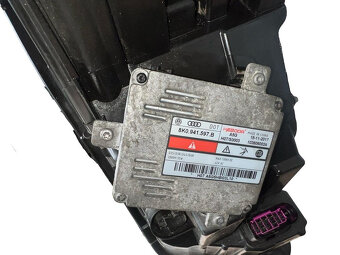 Pravý xenon 3V1941016A Škoda Superb 3 r.v. 2018 - 5