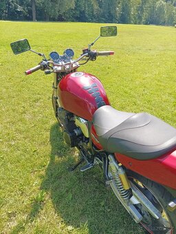 Suzuki GSX 750 - 5
