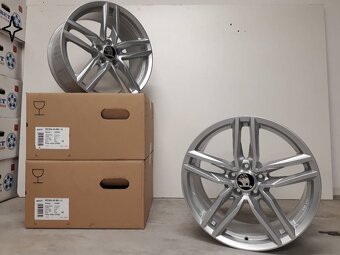 Škoda Karoq, Vw Passat alu kola 5x112 R19 ET49 - 5