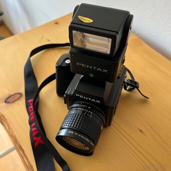 PENTAX 645 + 45mm f2.8 + Blesk AF280T - 5