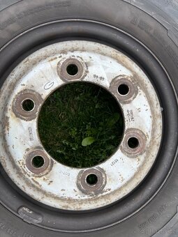 2x Kola 16” Iveco - 5