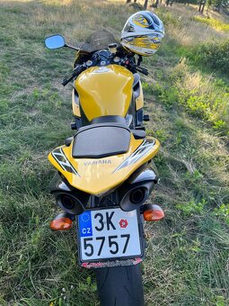 Yamaha R1 - 5