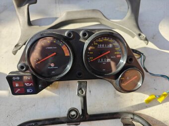 Aprilia Pegaso 650 - světlo - tachometr - lešení - zrcátka - 5