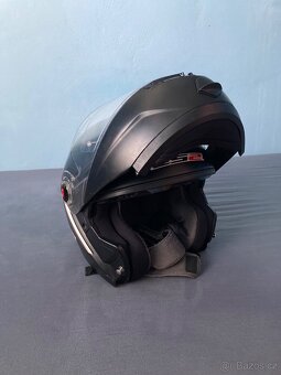Helma na motorku LS2 - 5