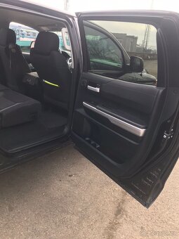 Toyota Tundra Sr5 - 5