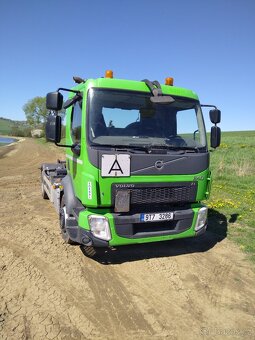 Volvo FL 240 hákový nosič kontejnerů - 5