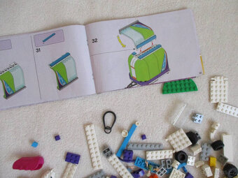 Lego Friends Mia a přívěs pro koně - 5