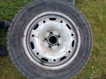 Zimní pneumatiky Nokian 165/70  r 14 - 5