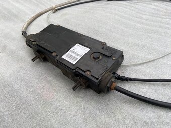 Parkovací brzda - Ford Focus C-Max - Modul EPB - 5