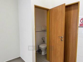 Pronájem nebytového prostoru 40 m² – Jírovcova ulice, České  - 5