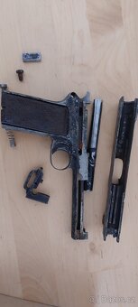Pistole Steyr 1912 úředně znehodnocena v roce 1985 na VB - 5