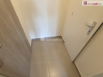 Pronájem bytu 1+kk 28 m2 P5 Smíchov po rekonstrukci cihla ne - 5