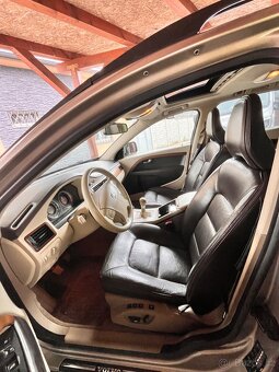 Volvo XC70 D5 AWD manuál - 5