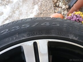 Prodám pneumatiky Pirelli Cinturato P7 235/45R18 - 5