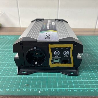 Měnič 12/230V 400W Čistý sinus BYGD SW 400 - 5