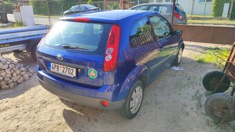 Ford Fiesta 1.3, 44 kW, rok 2006 – spolehlivý vůz za dobrou - 5