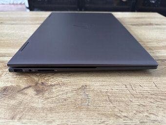 HP ENVY x360 15-ew0900nc Nightfall Black OLED Celokovový - 5