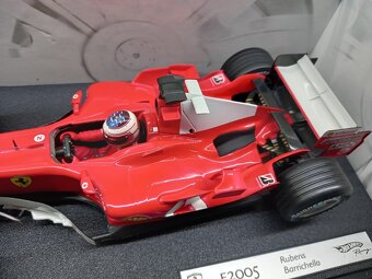 F1 FERRARI F2005 2005 RUBENS BARRICHELLO HOTWHEELS 1:18 - 5