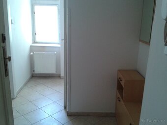 Pronájem bytu 1+1 Žižkov - 5