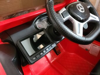Elektrický Mercedes-Benz G63 6x6 - 5