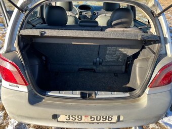 Toyota. Yaris 1.0VVTI - 5