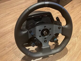 Logitech G pro volant + pedály pro PC a PS - 5
