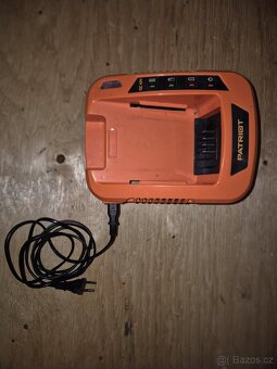 Patriot - nabíjecí stanice QC 40V a baterie BT20
40V
- 5