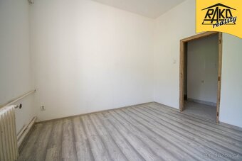 Prodej bytu 3+kk se zahrádkou a garáží - 5