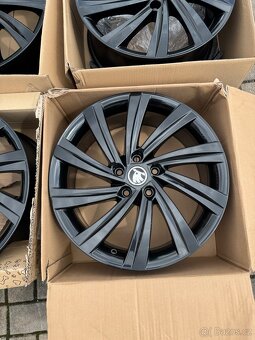 ORIGINÁL Alu Škoda PERSEUS R18, 5x112 - TOP STAV - 5