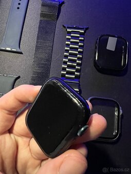 Apple Watch 8 45mm temně inkoustové - 5