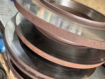 Použité brzdové kotouče Dodge Durango 5.7 R/T 2021 - 5