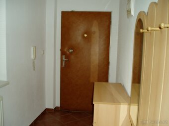Prodej moderního bytu 3+KK s balkónem u rybníka Hamr – Praha - 5